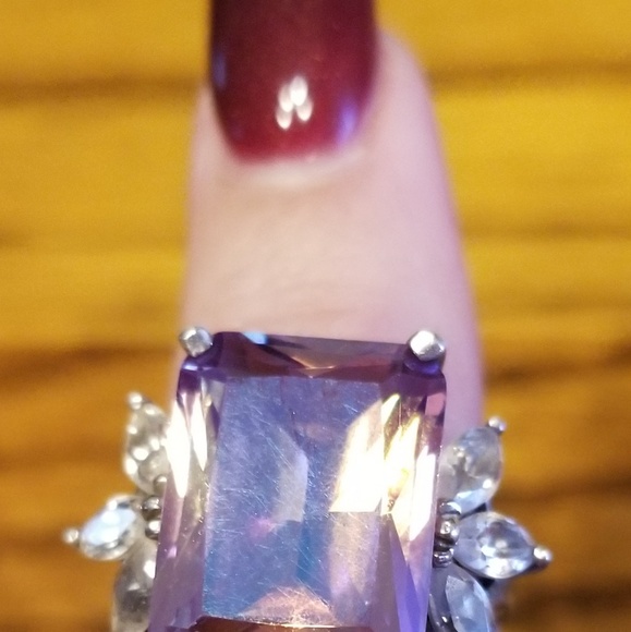 Ring - Picture 1 of 2